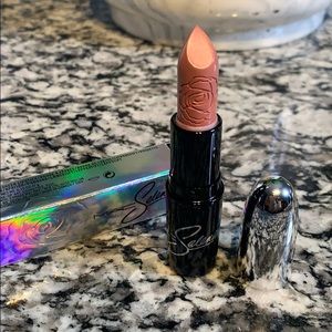 MAC Selena Lipstick - Selena Vive